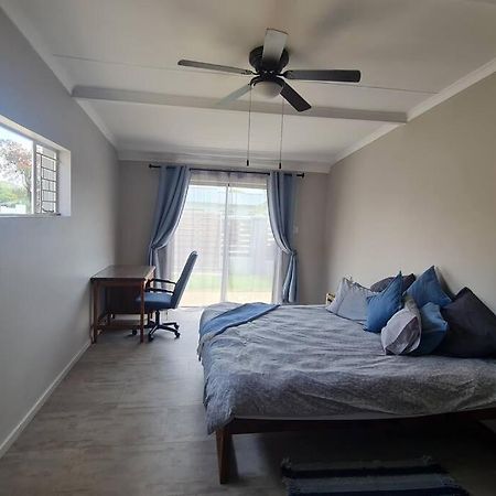 Rock Away Beach Condo. Хартенбос Екстериор снимка